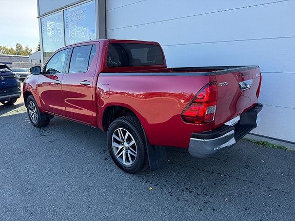 Toyota HiLux 10 of 30