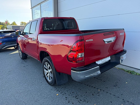 Toyota HiLux 11 of 30