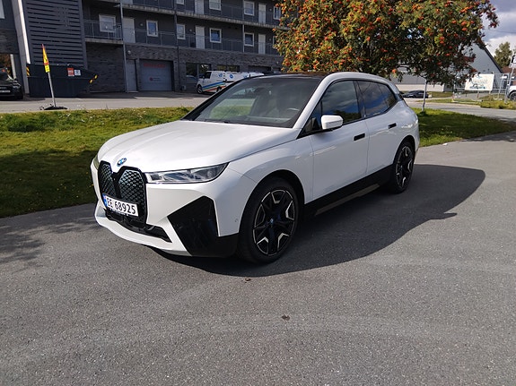 BMW iX 3 of 30