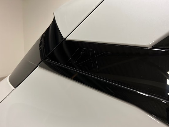 BMW iX 16 of 30