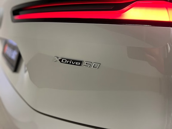BMW iX 15 of 30