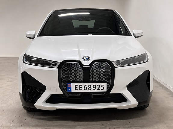 BMW iX 6 of 30