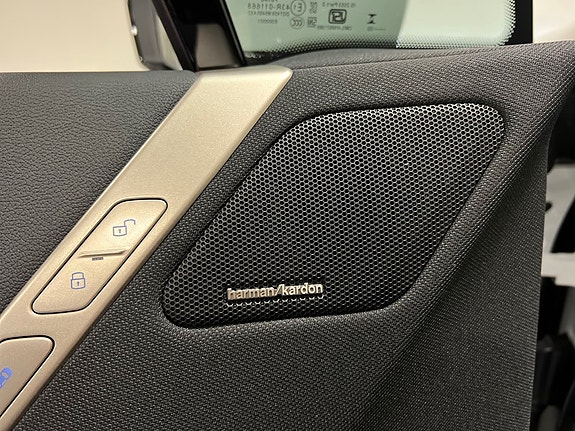 BMW iX 26 of 30