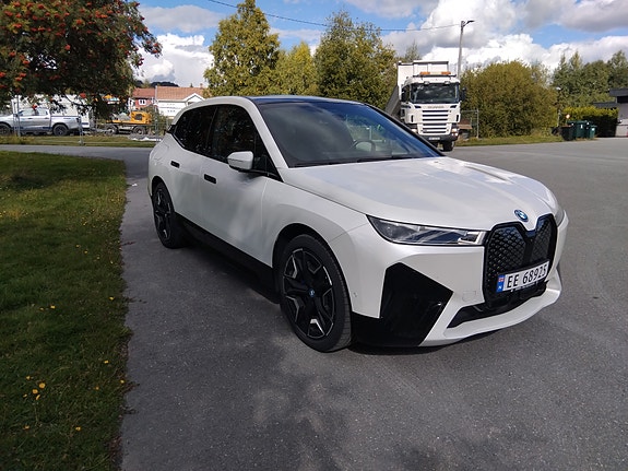BMW iX 5 of 30
