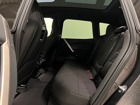 BMW iX 24 of 30