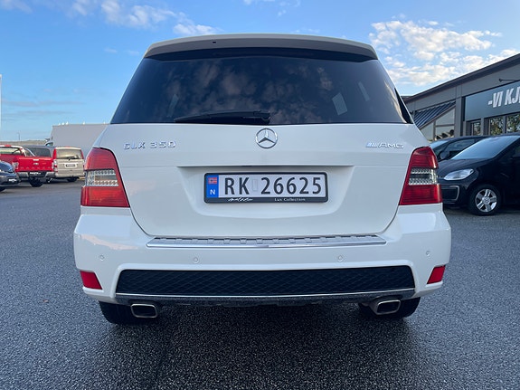 Mercedes-Benz GLK350 4 of 30