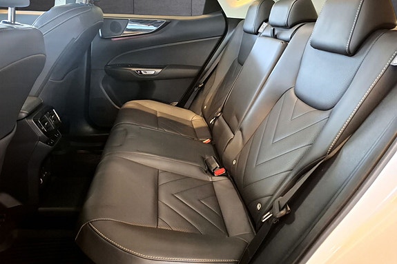 Lexus NX450h 18 of 22