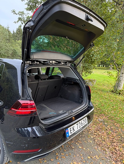 Volkswagen e-Golf VII 10 of 13
