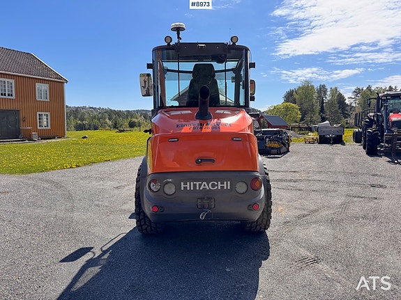 Hitachi ZW75 Hjullaster m/ skuffe, hydr.pallegaffel og 2 sett med dekk. 8 of 30