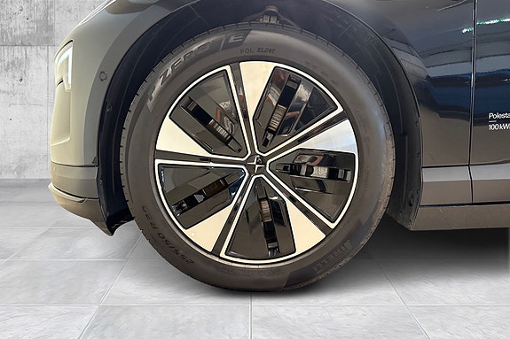 Polestar 4 9 of 28