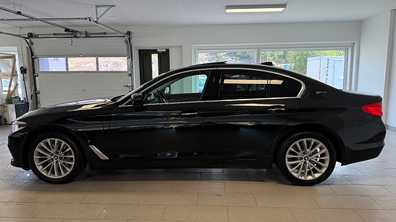 BMW 530e 5 of 30