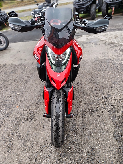 Ducati Hypermotard 950 5 of 9