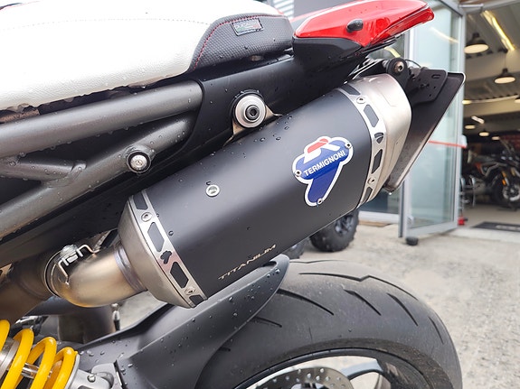Ducati Hypermotard 950 8 of 9