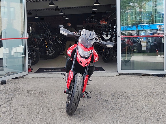 Ducati Hypermotard 950 2 of 9
