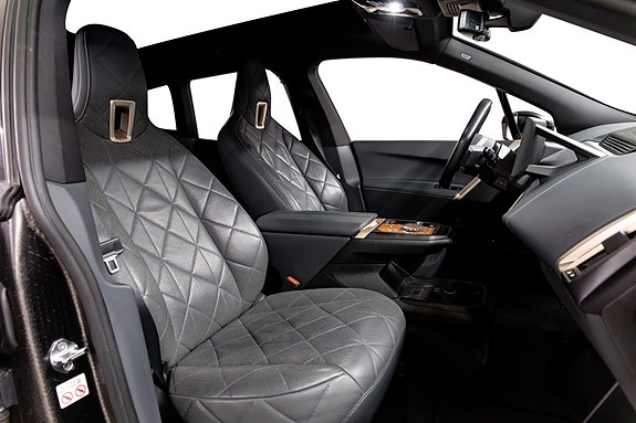 BMW iX 20 of 30