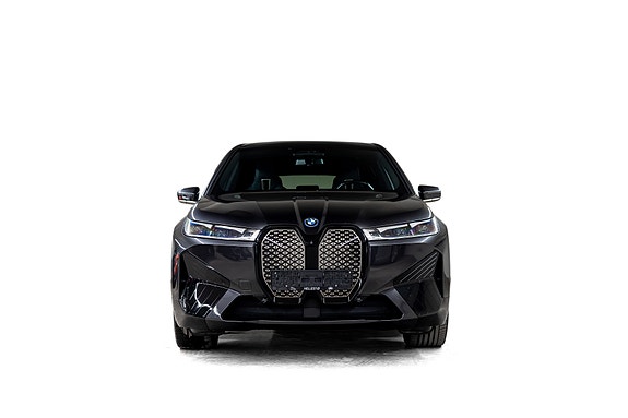 BMW iX 8 of 30