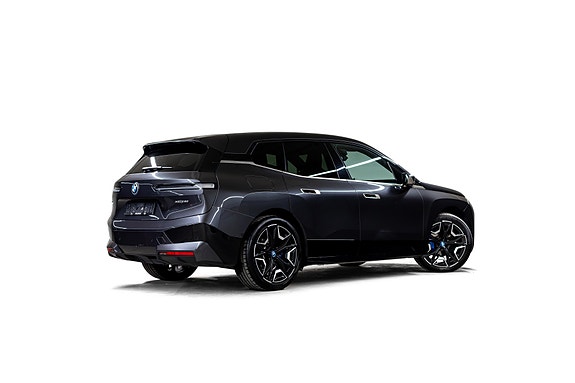 BMW iX 2 of 30