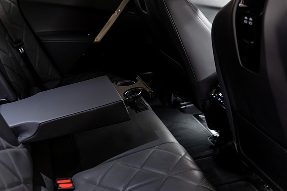 BMW iX 19 of 30