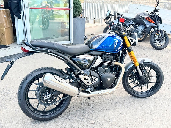 Triumph Speed 400 Caspian Blue Kampanje 4 of 10