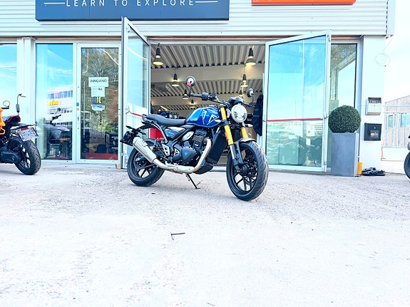 Triumph Speed 400 Caspian Blue Kampanje 2 of 10