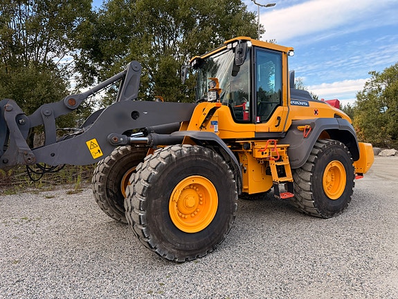 Volvo L110H 3 of 30