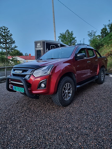 Isuzu D-max