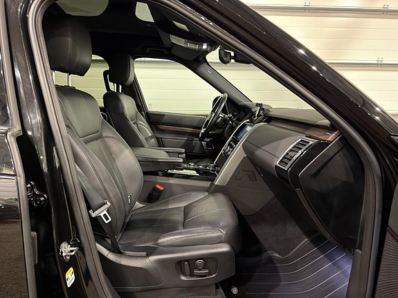 Land Rover Discovery 12 of 30