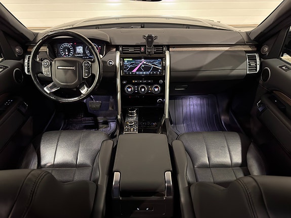 Land Rover Discovery 21 of 30