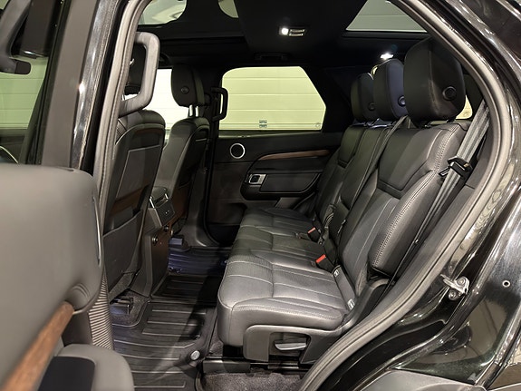 Land Rover Discovery 14 of 30