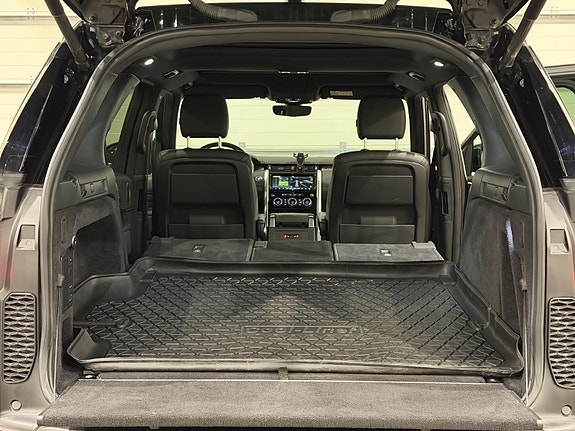 Land Rover Discovery 18 of 30