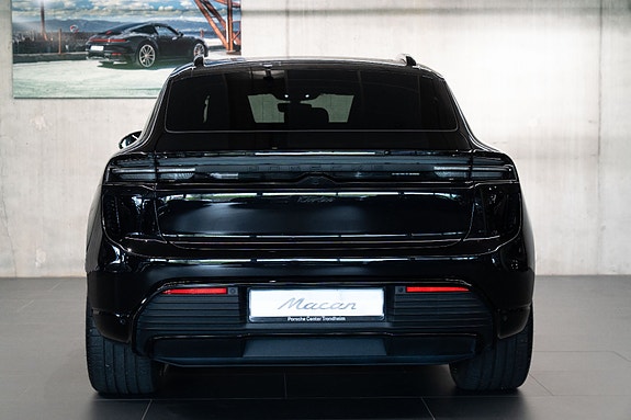 Porsche Macan 10 of 30