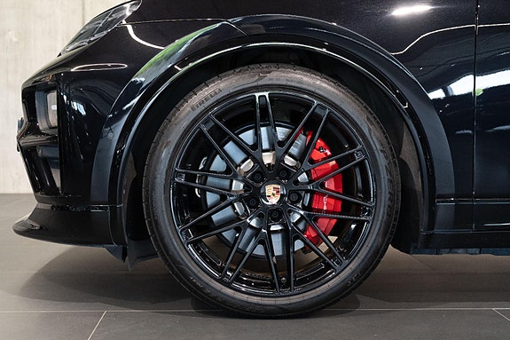 Porsche Macan 30 of 30