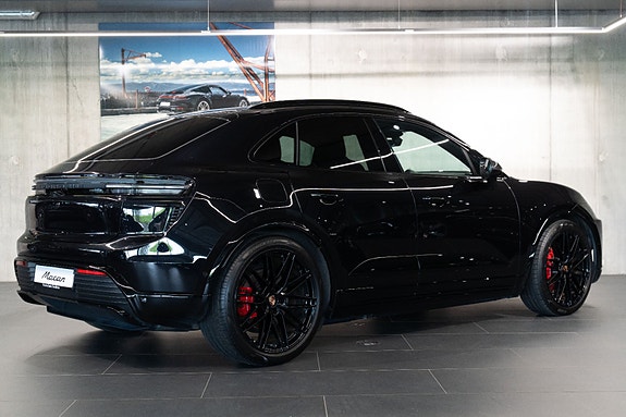 Porsche Macan 9 of 30
