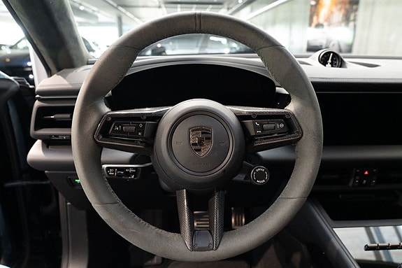 Porsche Macan 11 of 30