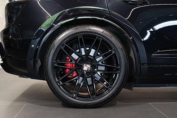 Porsche Macan 29 of 30