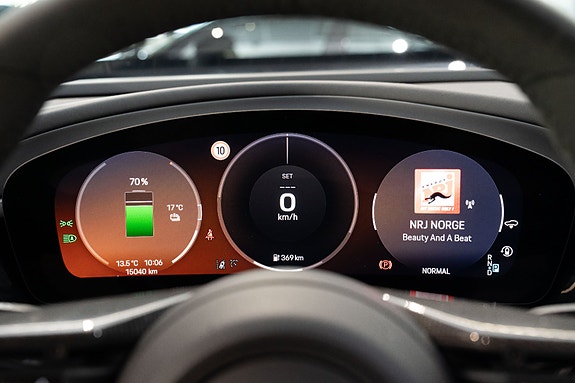 Porsche Macan 17 of 30