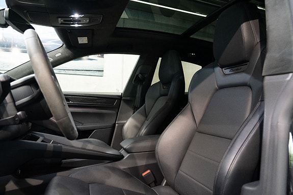 Porsche Macan 4 of 30