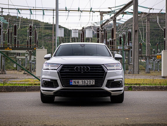 Audi Q7 4 of 30