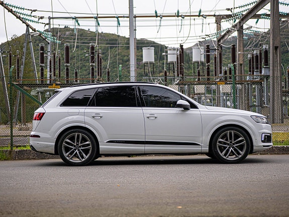 Audi Q7 6 of 30