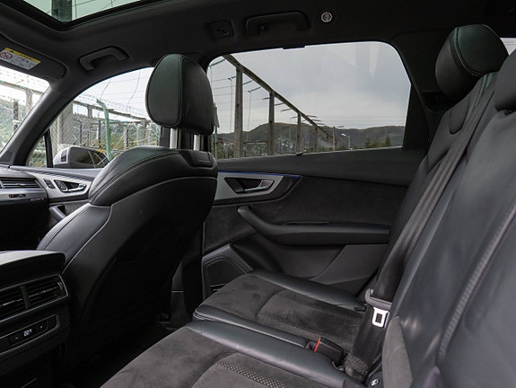Audi Q7 28 of 30