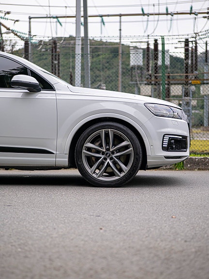 Audi Q7 8 of 30