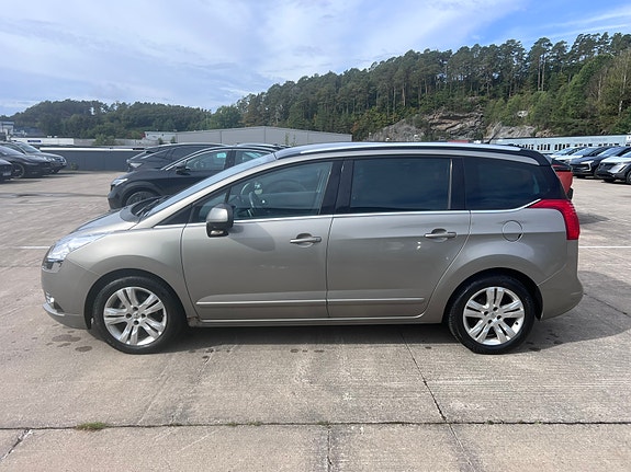 Peugeot 5008 2 of 13