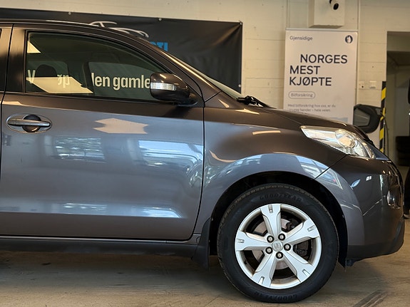 Toyota Urban Cruiser 9 of 30