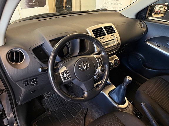 Toyota Urban Cruiser 21 of 30