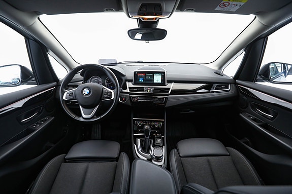 BMW 225xe 15 of 30