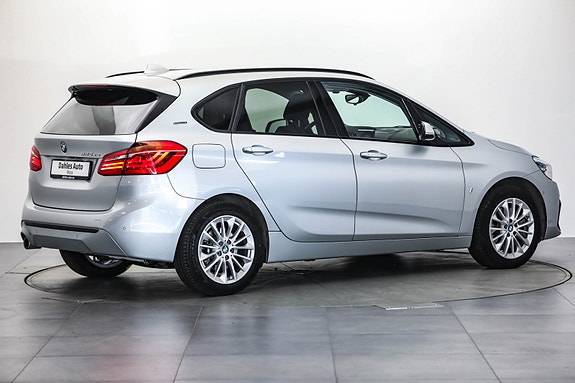 BMW 225xe 14 of 30