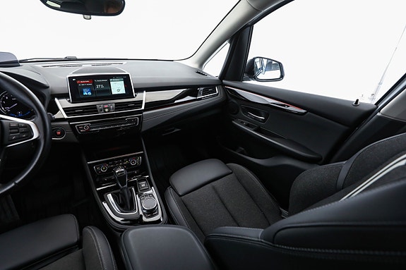 BMW 225xe 18 of 30