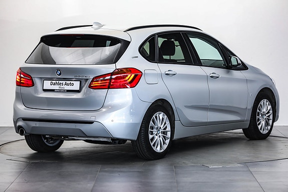 BMW 225xe 13 of 30