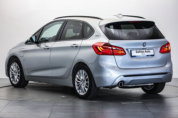 BMW 225xe 11 of 30