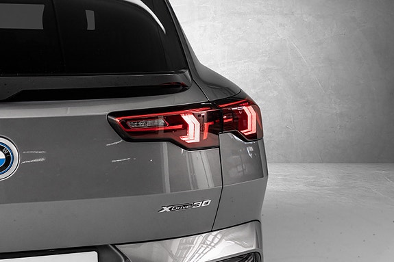 BMW iX2 10 of 30